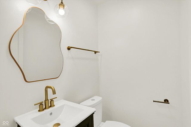 8433 Sunset Lane, Indianapolis, IN 46260