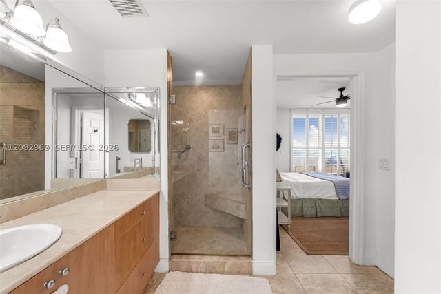 2425 SW 27th Ave 704, Miami, FL 33145