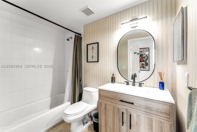 2425 SW 27th Ave 704, Miami, FL 33145