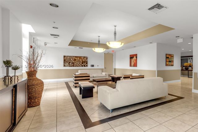 2425 SW 27th Ave 704, Miami, FL 33145