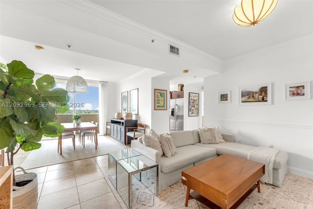 2425 SW 27th Ave 704, Miami, FL 33145