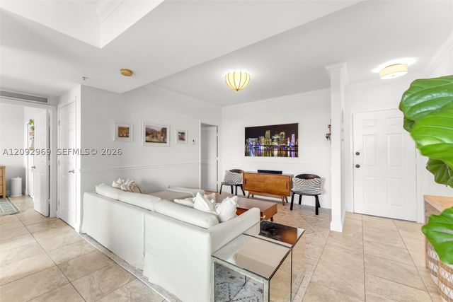 2425 SW 27th Ave 704, Miami, FL 33145