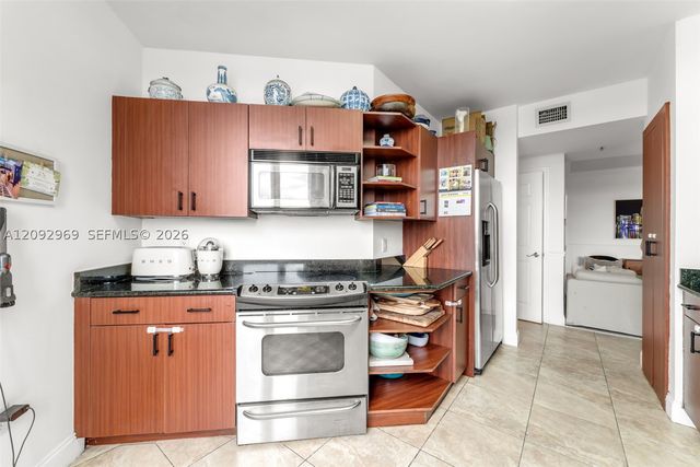 2425 SW 27th Ave 704, Miami, FL 33145