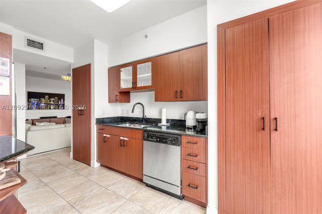 2425 SW 27th Ave 704, Miami, FL 33145