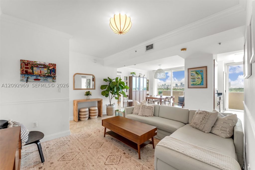 2425 SW 27th Ave 704, Miami, FL 33145