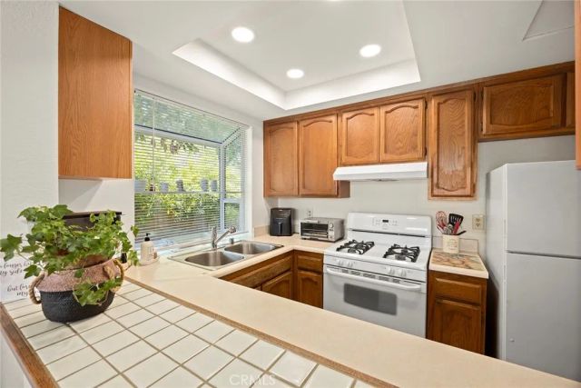 4678 Lakeview 1, Yorba Linda, CA 92886