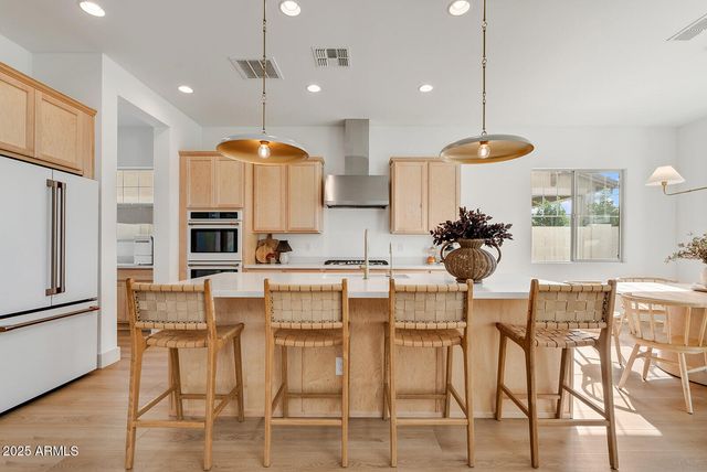 20501 E SONOQUI Boulevard, Queen Creek, AZ 85142