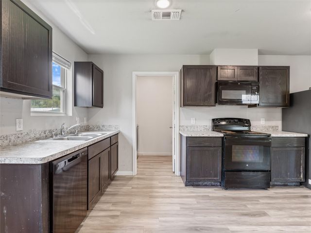 1509 Avenue A, Bay City, TX 77414