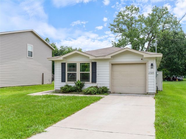 1509 Avenue A, Bay City, TX 77414