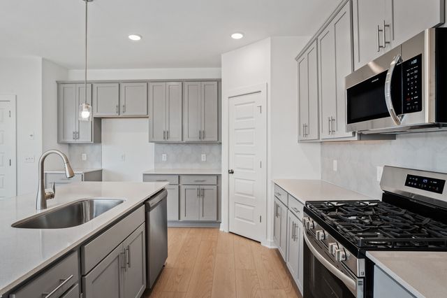 8083 Burton Drive, White House, TN 37188