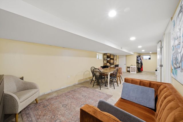 4311 W Shakespeare Avenue, Chicago, IL 60639