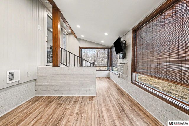 5603 Oak Hills Drive, Omaha, NE 68137