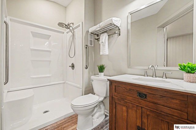 5603 Oak Hills Drive, Omaha, NE 68137