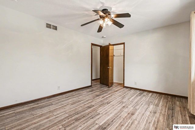 5603 Oak Hills Drive, Omaha, NE 68137