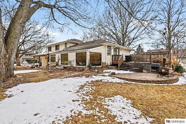5603 Oak Hills Drive, Omaha, NE 68137