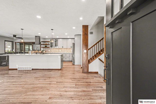 5603 Oak Hills Drive, Omaha, NE 68137