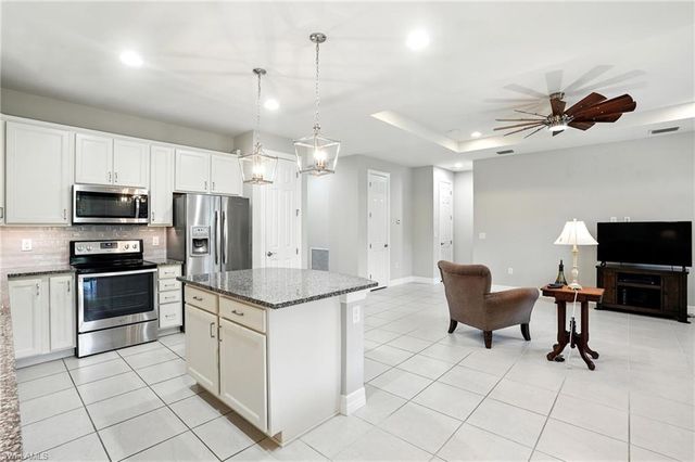 15720 Angelica DR, Alva, FL 33920