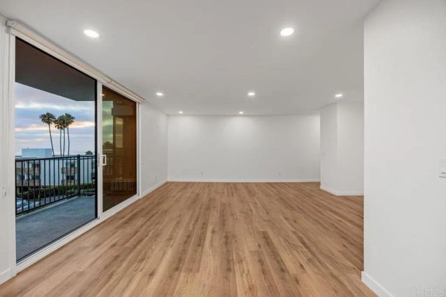 424 Stratford Court A21, Del Mar, CA 92014