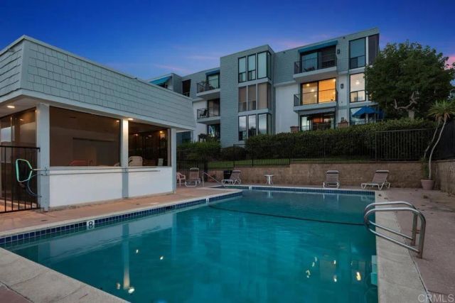 424 Stratford Court A21, Del Mar, CA 92014