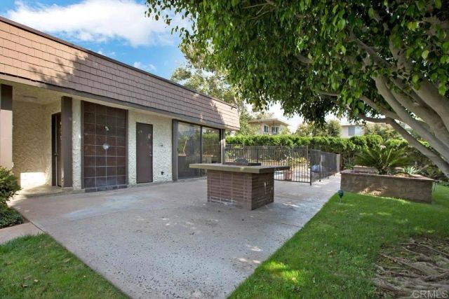 424 Stratford Court A21, Del Mar, CA 92014
