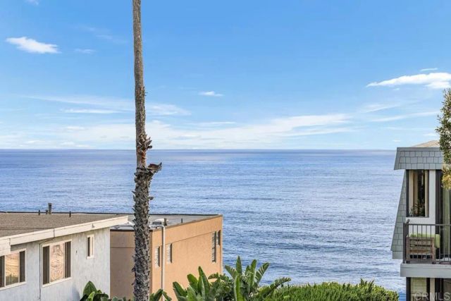 424 Stratford Court A21, Del Mar, CA 92014