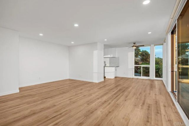 424 Stratford Court A21, Del Mar, CA 92014