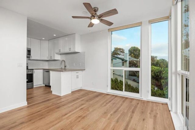 424 Stratford Court A21, Del Mar, CA 92014