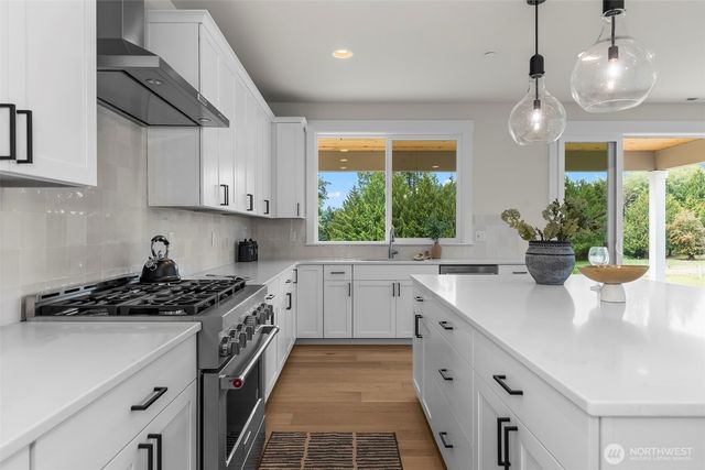 1624 Lockridge Loop E, Enumclaw, WA 98022