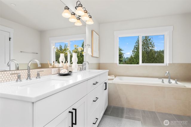 1624 Lockridge Loop E, Enumclaw, WA 98022