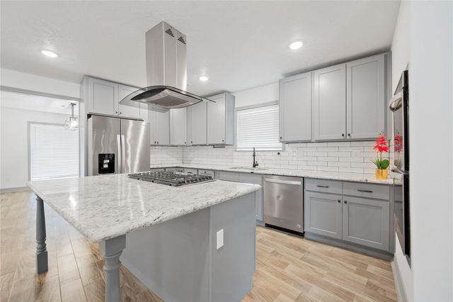 10011 Cliffwood Drive, Houston, TX 77035