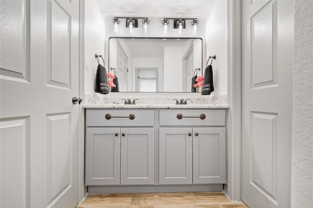 10011 Cliffwood Drive, Houston, TX 77035