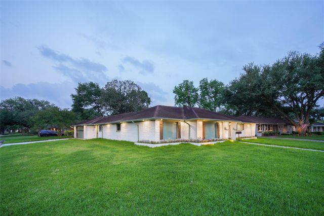 10011 Cliffwood Drive, Houston, TX 77035