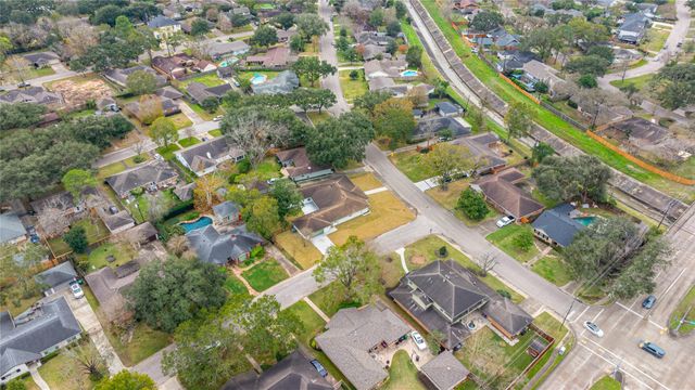 10011 Cliffwood Drive, Houston, TX 77035