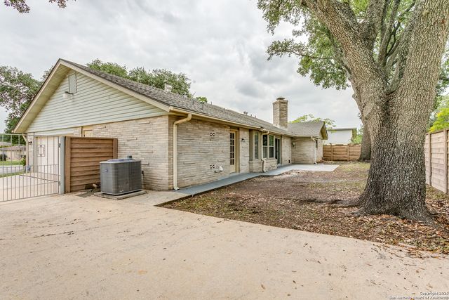 1422 Synandra, San Antonio, TX 78232