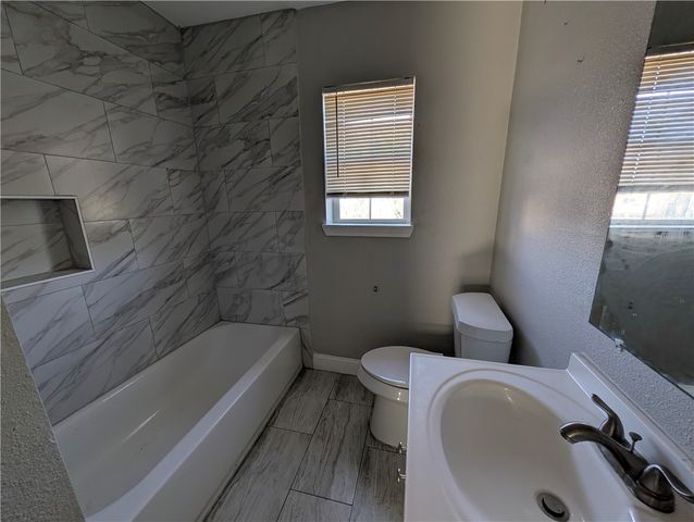 1539 10th St 1, Corpus Christi, TX 78404
