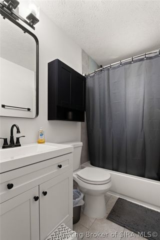 2924 Linda Drive, New Albany, IN 47150