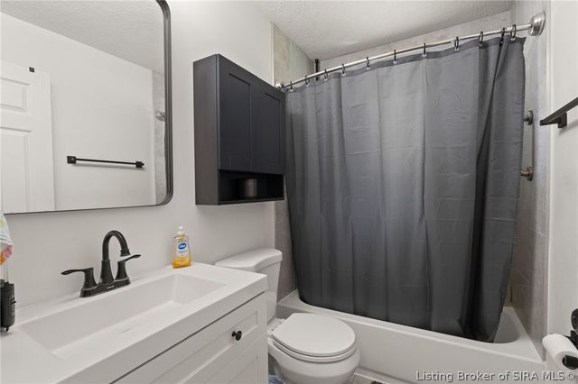 2924 Linda Drive, New Albany, IN 47150