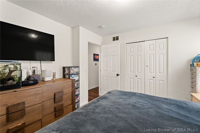 2924 Linda Drive, New Albany, IN 47150