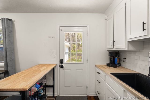 2924 Linda Drive, New Albany, IN 47150