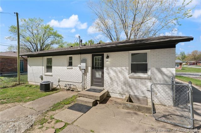 2924 Linda Drive, New Albany, IN 47150