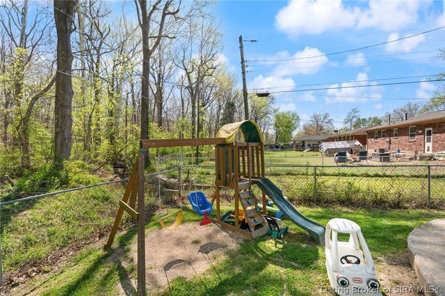 2924 Linda Drive, New Albany, IN 47150