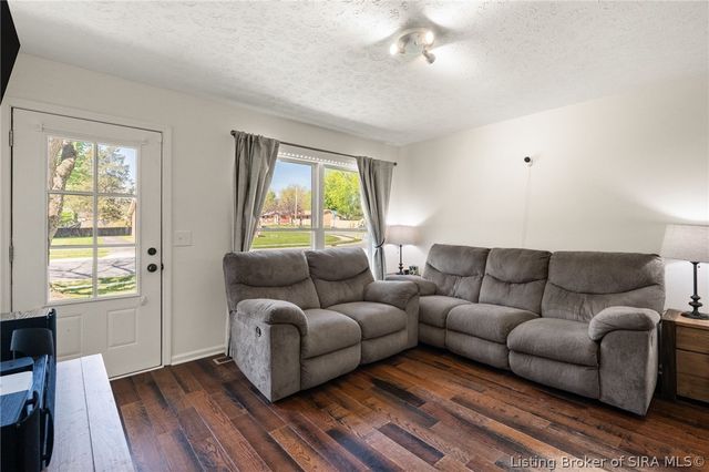 2924 Linda Drive, New Albany, IN 47150