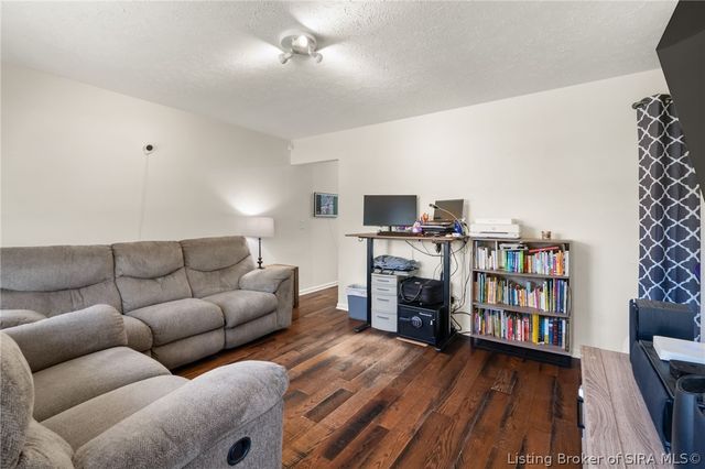 2924 Linda Drive, New Albany, IN 47150