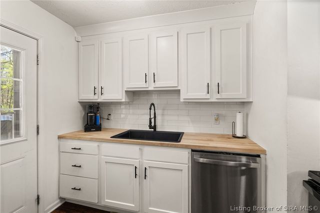 2924 Linda Drive, New Albany, IN 47150