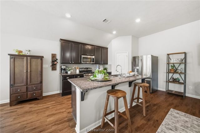 4101 Bridgewood Court, College Station, TX 77845