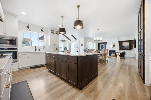 2651 Golden Lane S, Fargo, ND 58104