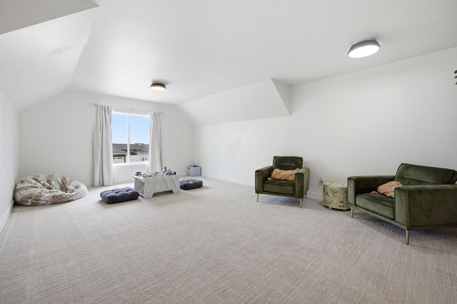 2651 Golden Lane S, Fargo, ND 58104
