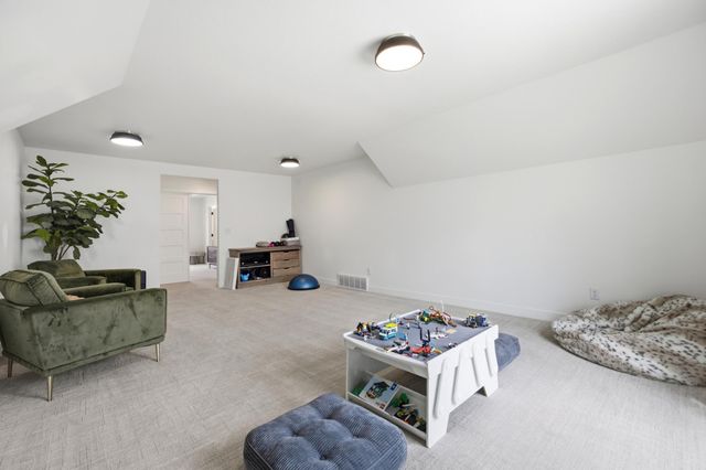 2651 Golden Lane S, Fargo, ND 58104