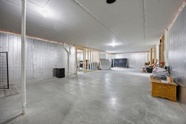 2651 Golden Lane S, Fargo, ND 58104