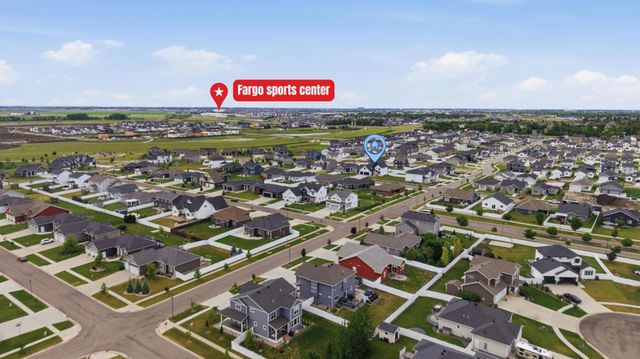 2651 Golden Lane S, Fargo, ND 58104